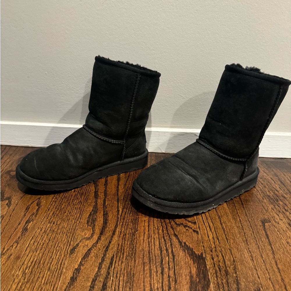 Ugg short boots